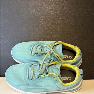Orthofeet Blue and Yellow Sneakers